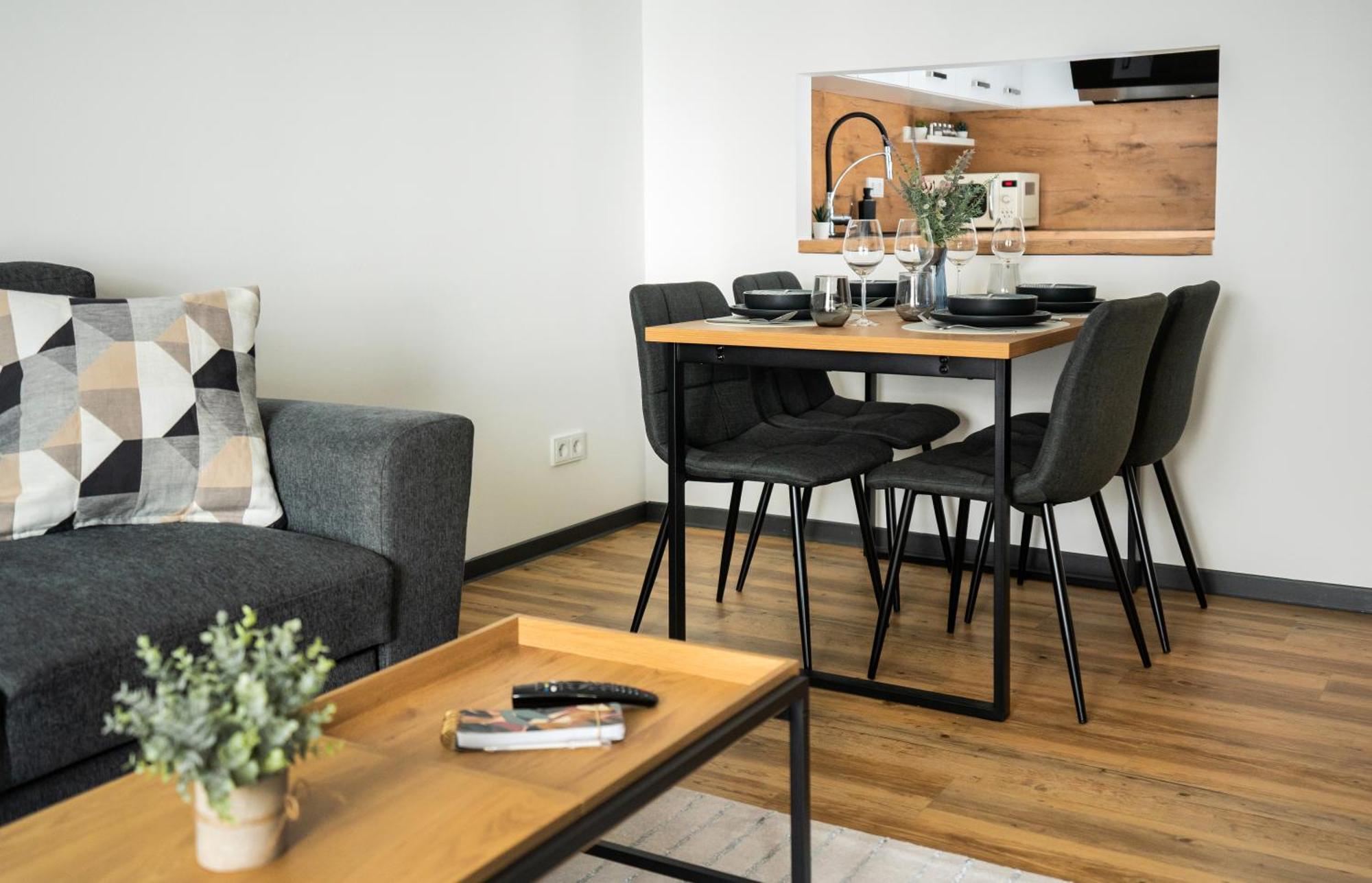 Reitz - Apartment I Zentrale Lage I Stellplatz I 55Qm I 2 Zimmer I Kueche I Bad I Terrasse Bad Hersfeld Dış mekan fotoğraf