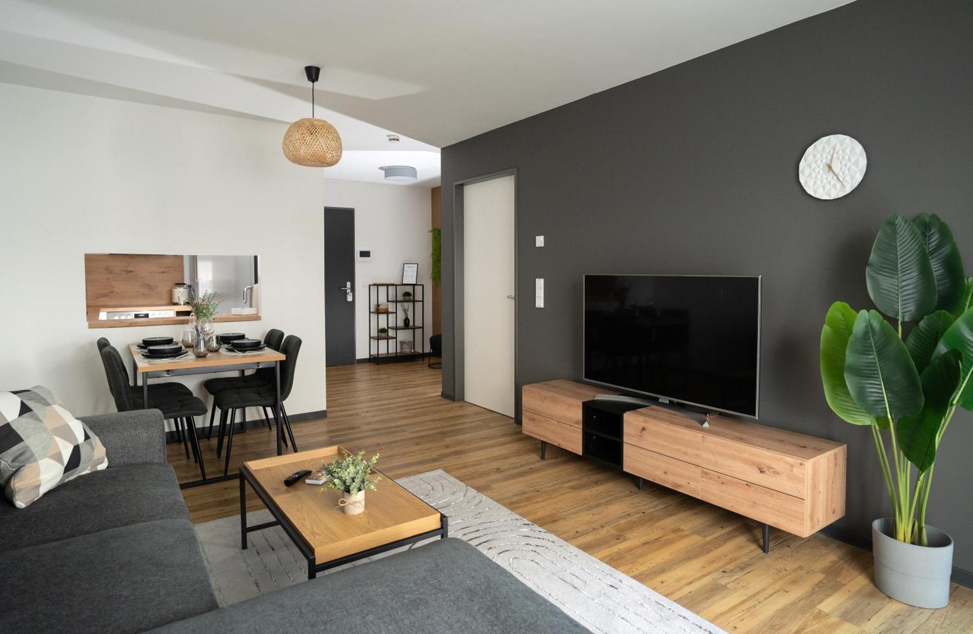 Reitz - Apartment I Zentrale Lage I Stellplatz I 55Qm I 2 Zimmer I Kueche I Bad I Terrasse Bad Hersfeld Dış mekan fotoğraf